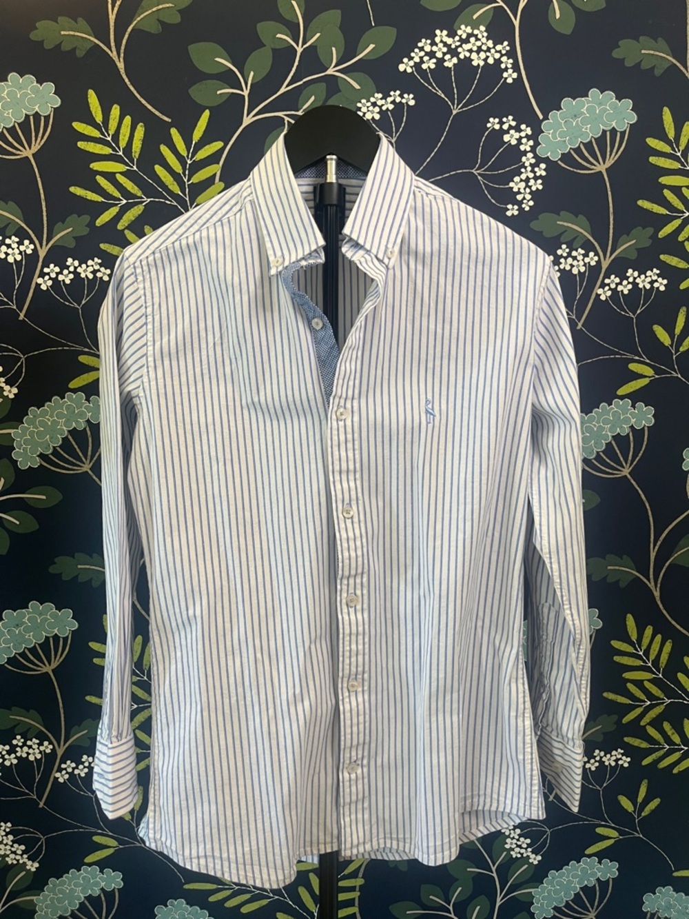 TailorByrd Blue White Stripe Button Down Shirt Men’s Small Dress Shirt
